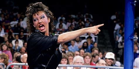 8 Backstage Stories Fans Should Know About Sensational Sherri。